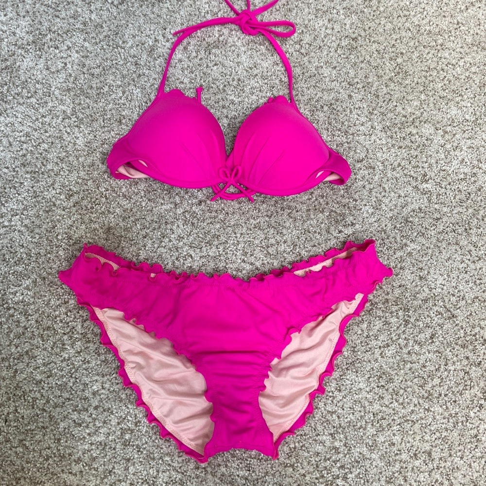 Victoria’s Secret Swimsuit Hot Pink Ruffle Bottoms size Medium top 34B Like New!